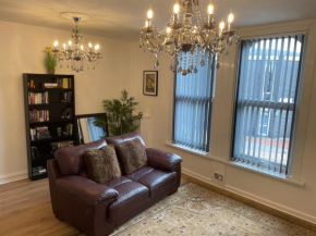 Lovely 2 bed Apartment, Arnold Town centre.